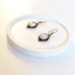 Antik Bronz Çerçeveli Oval Opal Küpe - Takı Mahzeni